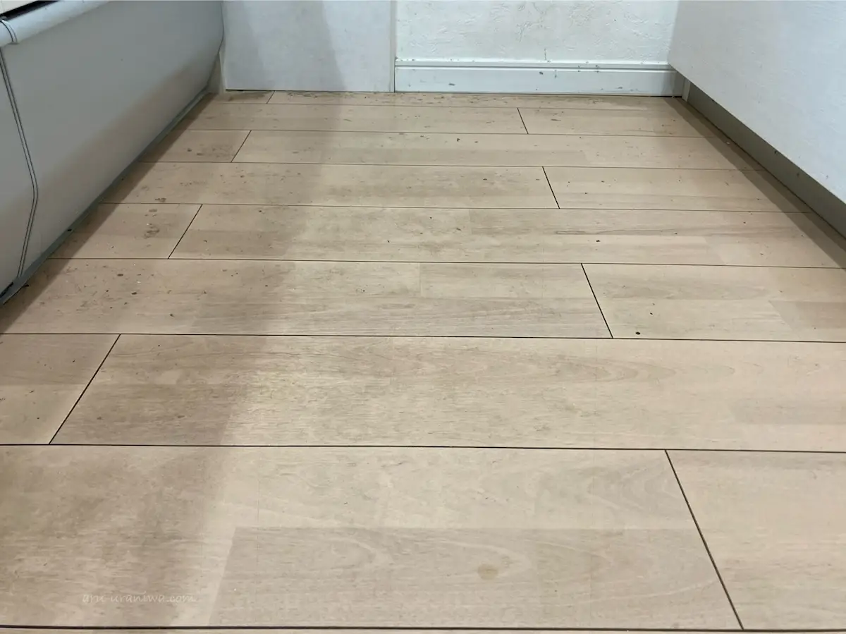 汚れたキッチン床