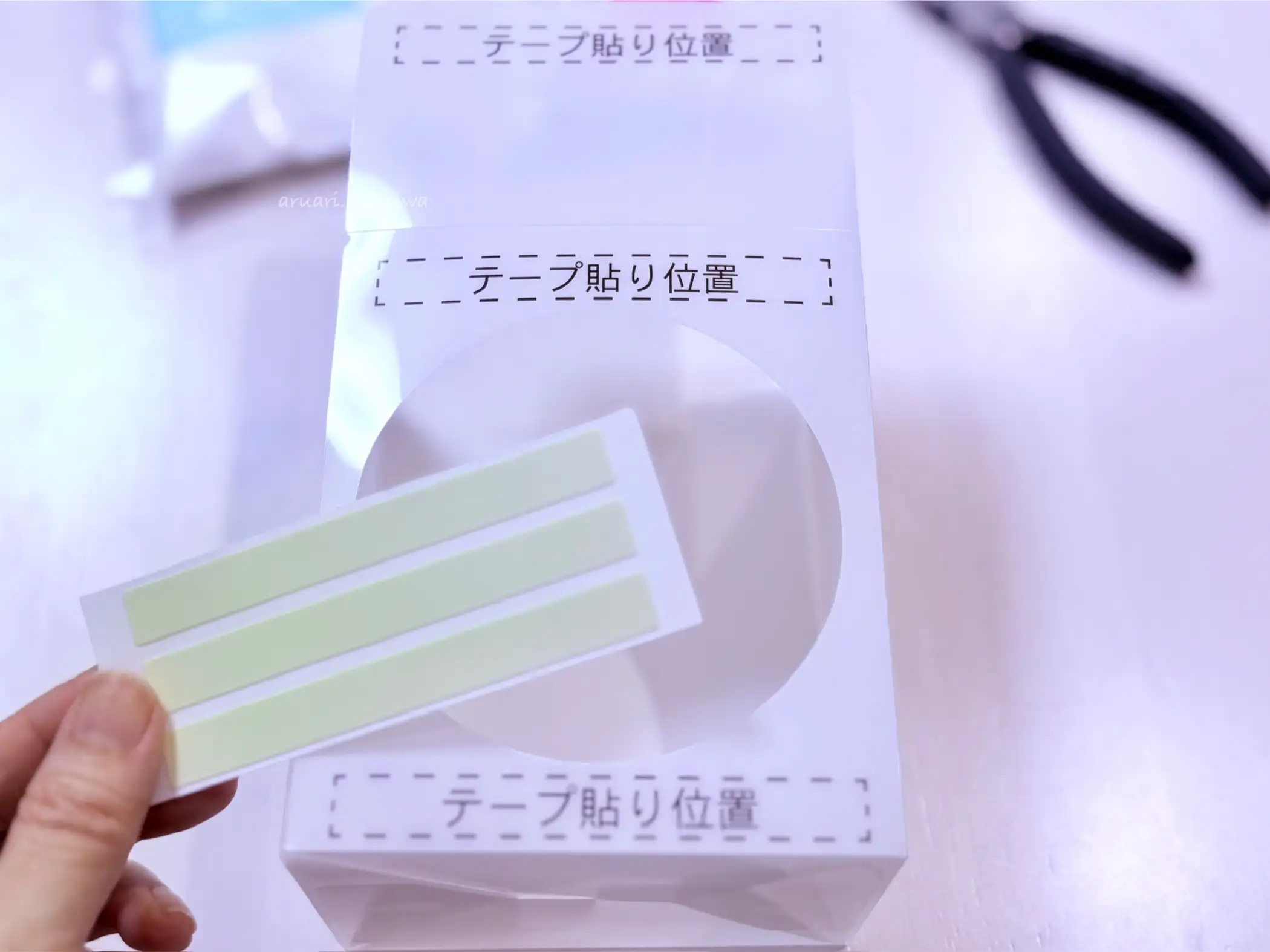 洗浄ボックスに両面テープをつける